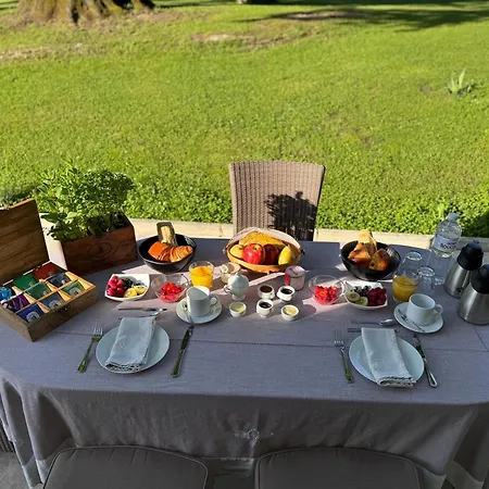 Bastide La Guilhabertie Guest house